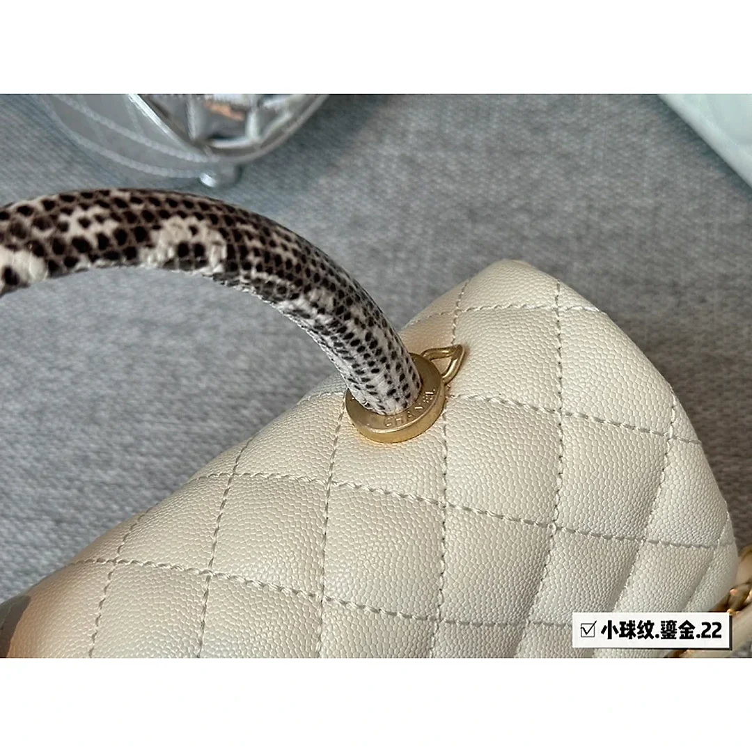CC new arrival coco handle caviar leather size : 23*13cm