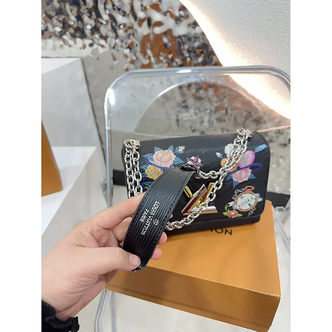 Louis new arrival TWIST bag size?3 * 16 cm