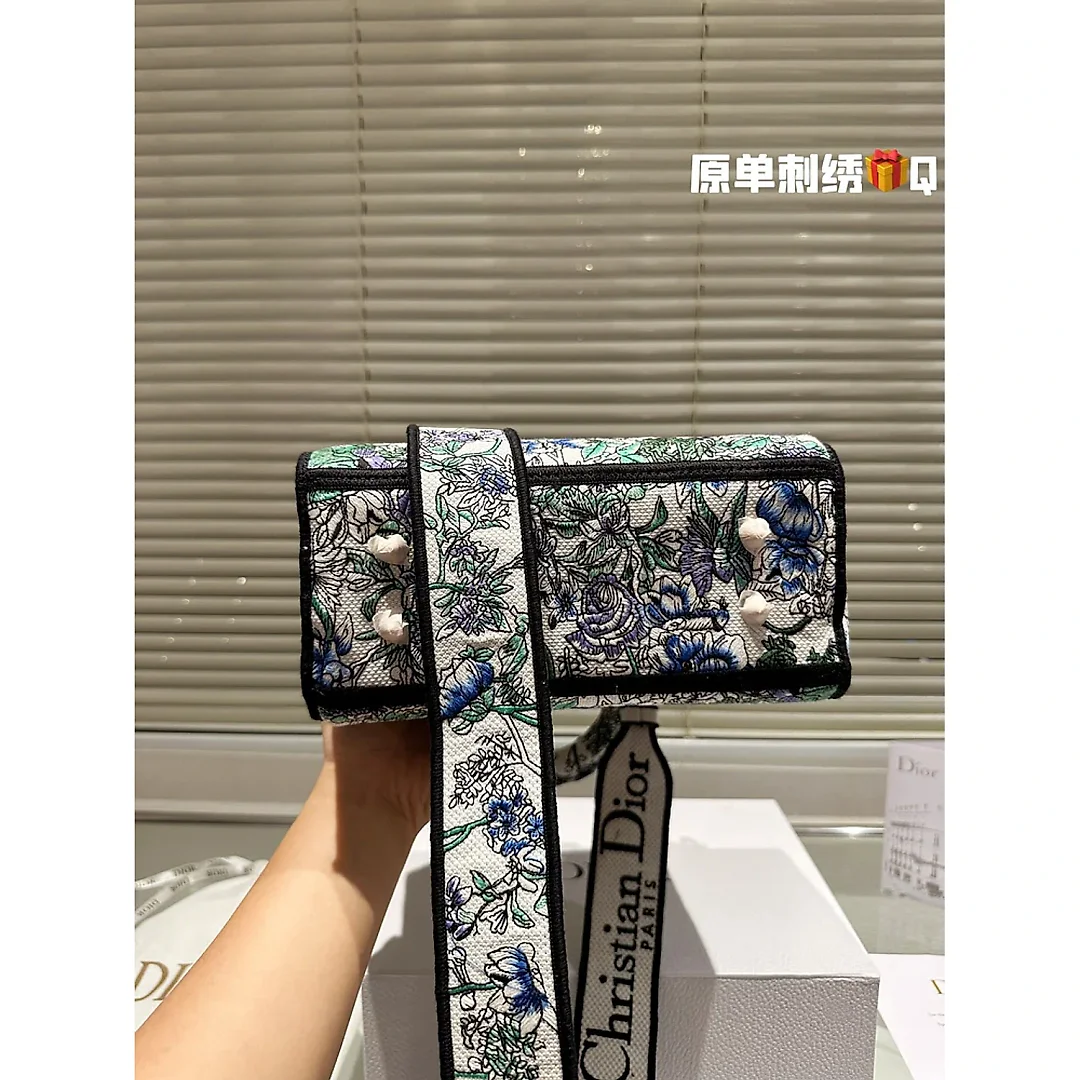 CD travel star women bag