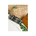 L-bag Size: 25 x 19 x 11.5 cm