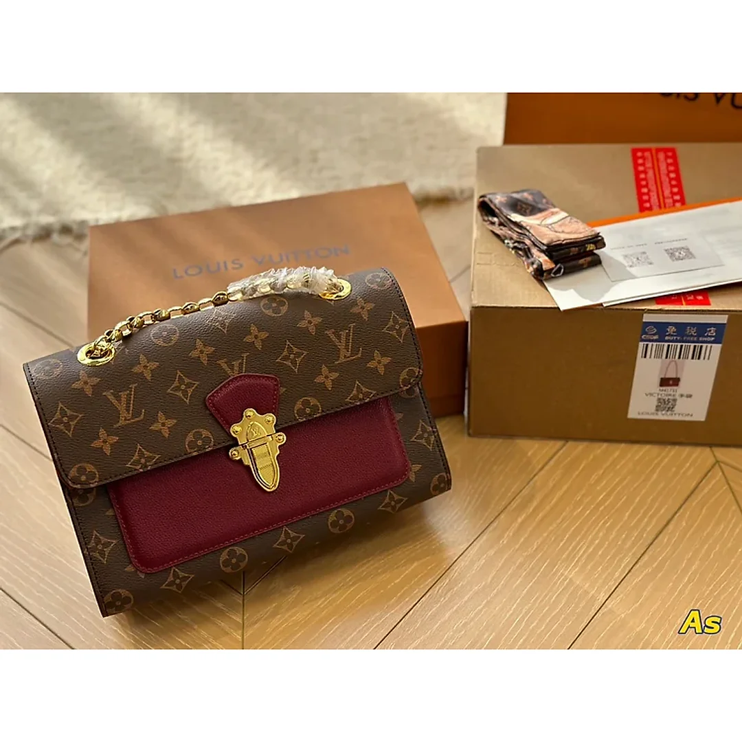 Louis VICTOIRE new arrival bag size: 26*15cm