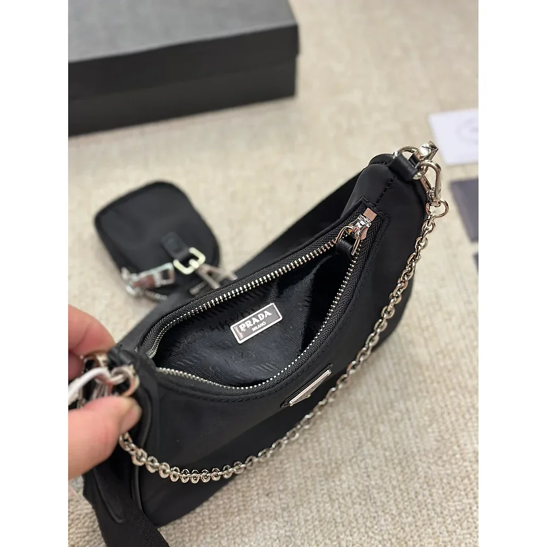 Pra hobo  new arrival bag size : 22 * 16cm