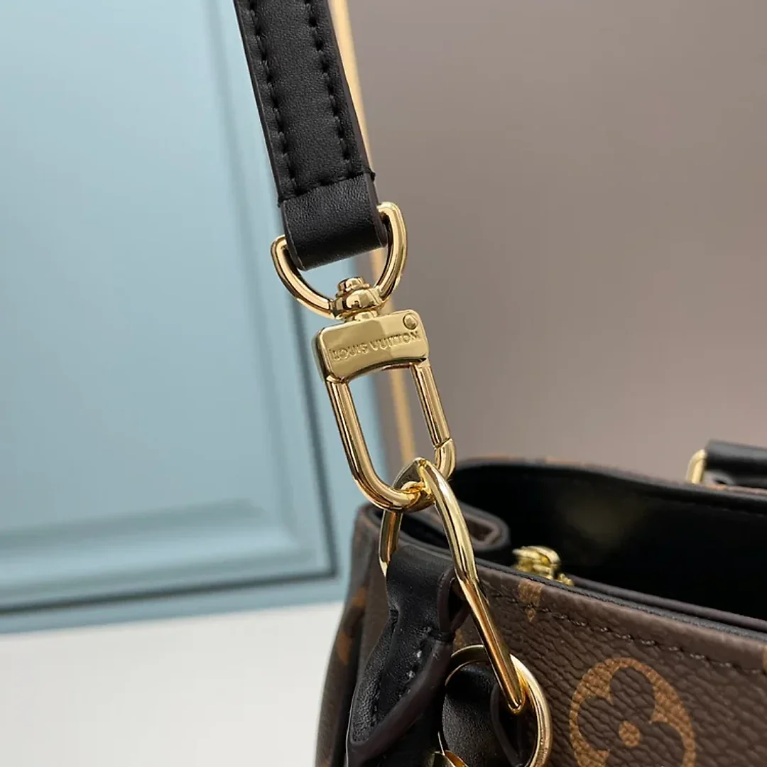 Louis new arrival handbag size: 33-22-16cm