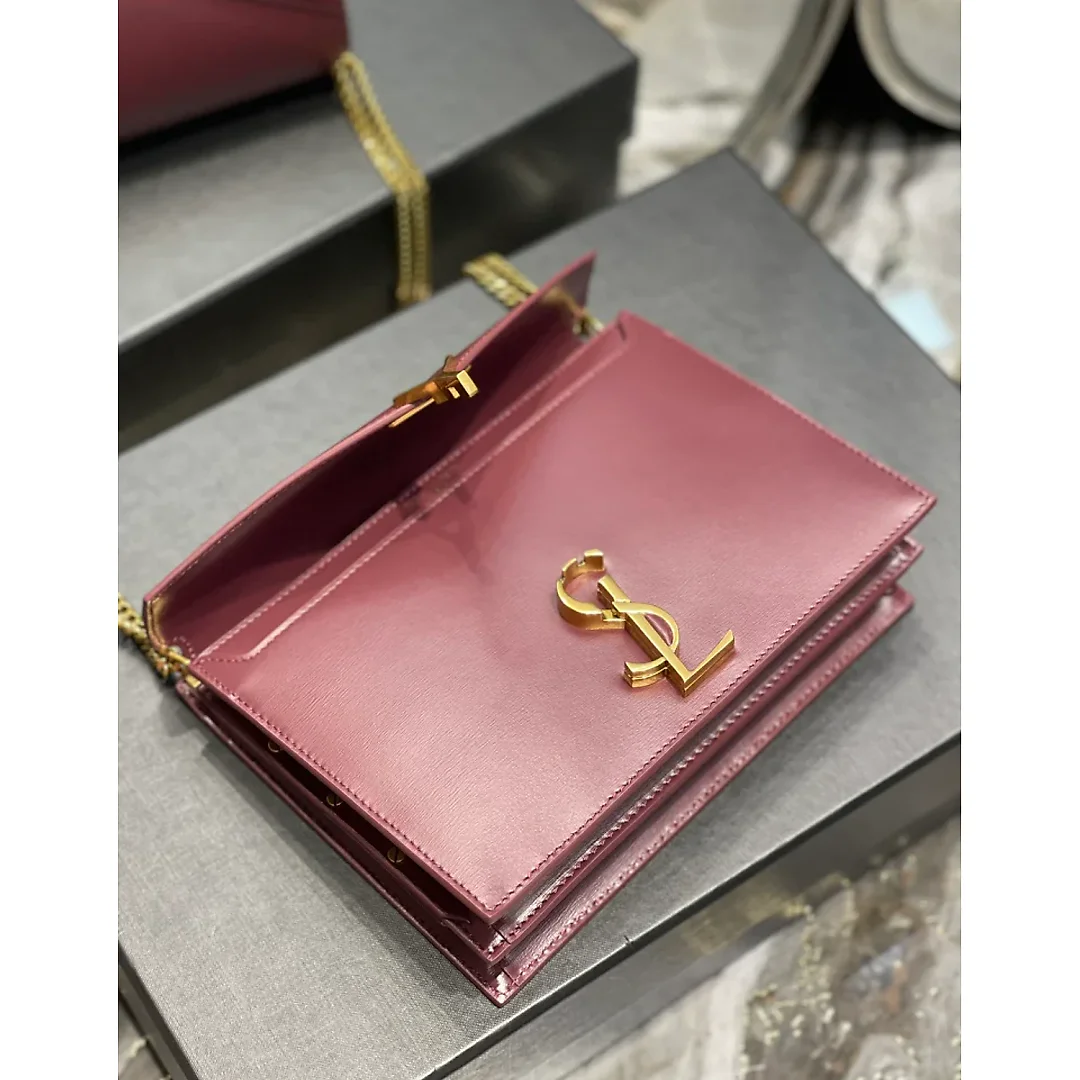 Y Cassandra Medium Chain Bag Rouge Opyum In Grain De Poudre Embossed