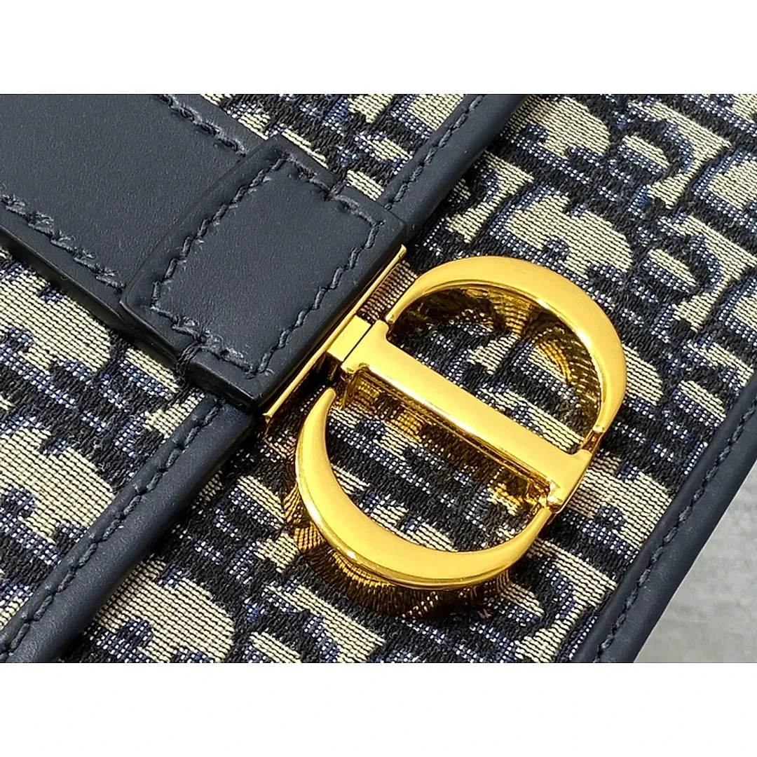 𝗗 𝗠𝗼𝗻𝘁𝗮𝗶𝗴𝗻𝗲 bag 01
