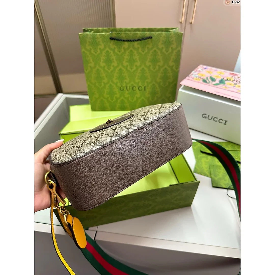 GG Marmont camera bag size: 22*8*15 cm