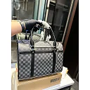 Louis new arrival pet bags size: 39*20*32 cm