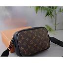 Louis new arrival bag size : 23x14x6 cm