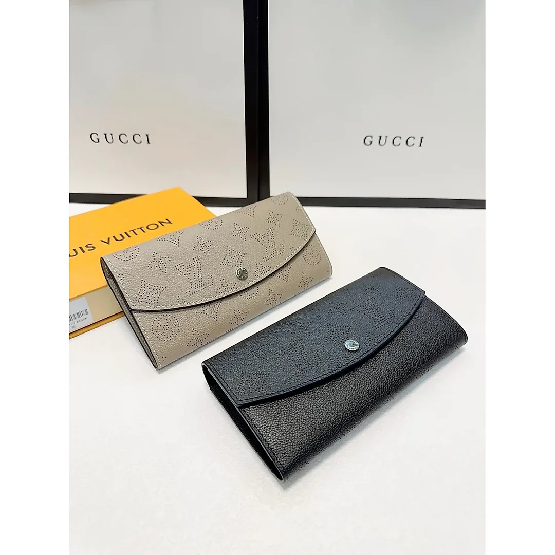Louis new arrival wallet size: 19×10 cm