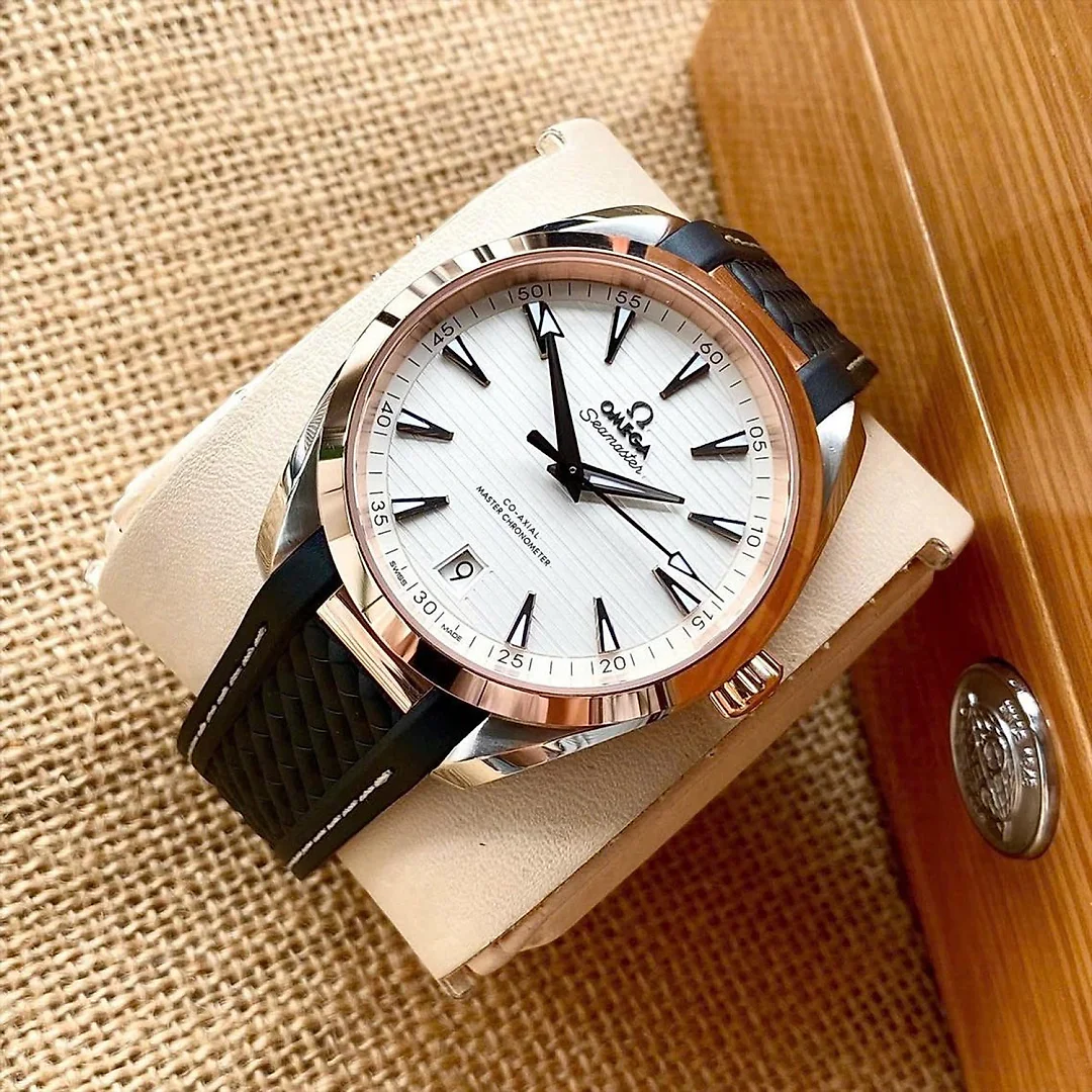 Omega Seamaster Aqua Terra 220.22.41.21.02.001 – Watch – Free Shipping | Minimalist & Luxury Design | Perfect Gift for Him