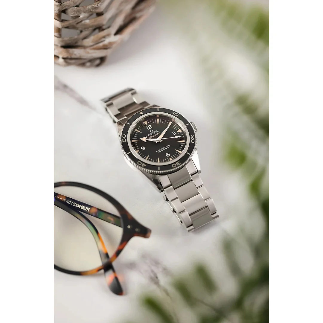 Omega 233.30.41.21.01.001 Seamaster 300 Master Co-Axial Chronometer 41mm – Black Dial