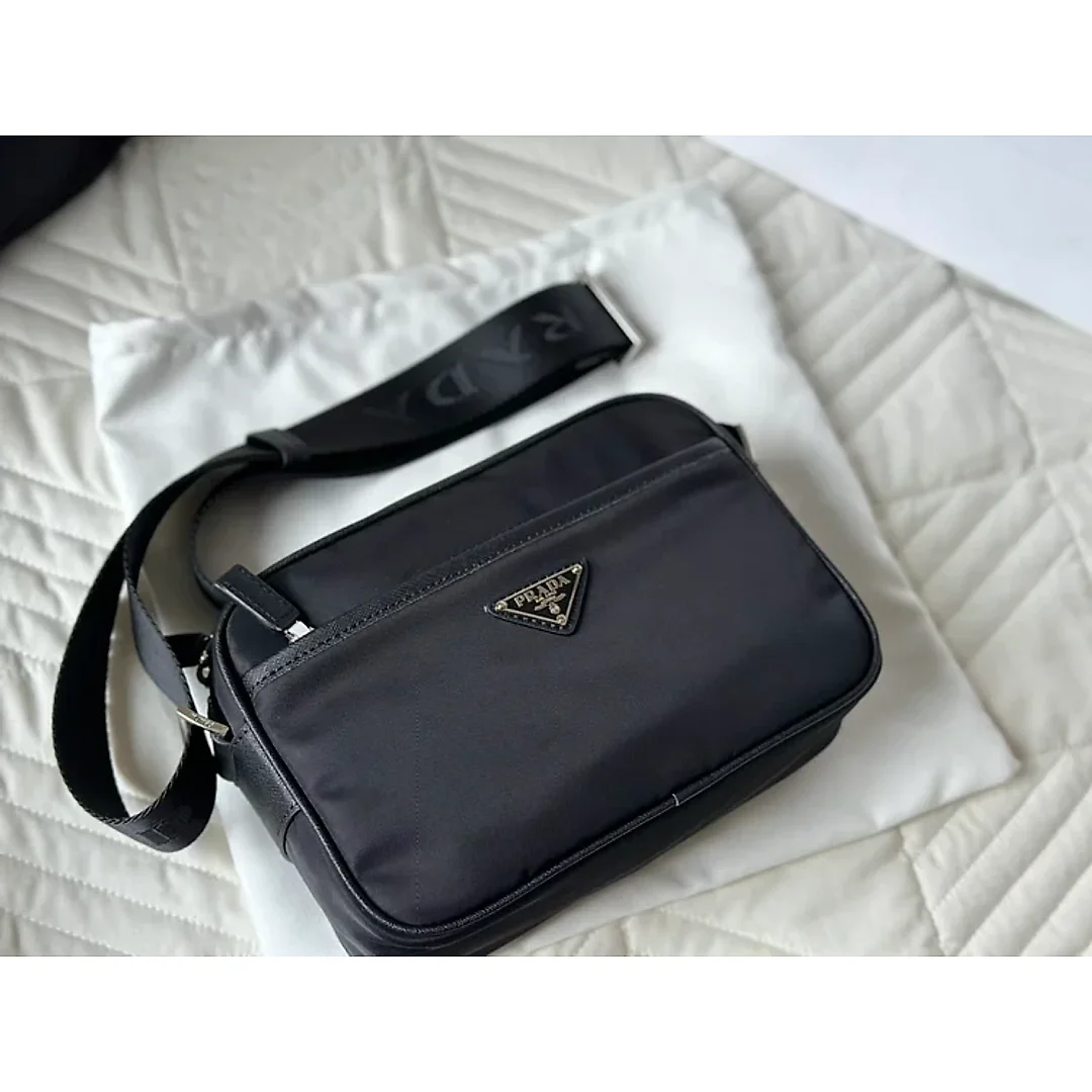 Pra new arrival men and women bag size : 24*15cm