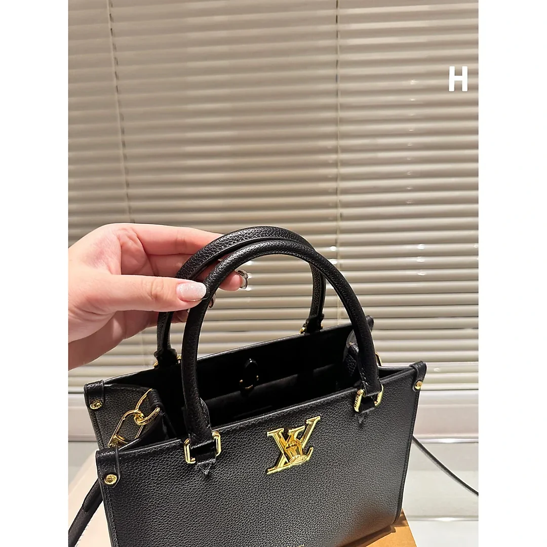 Louis Fall Capsule tote bag size ; 25cm