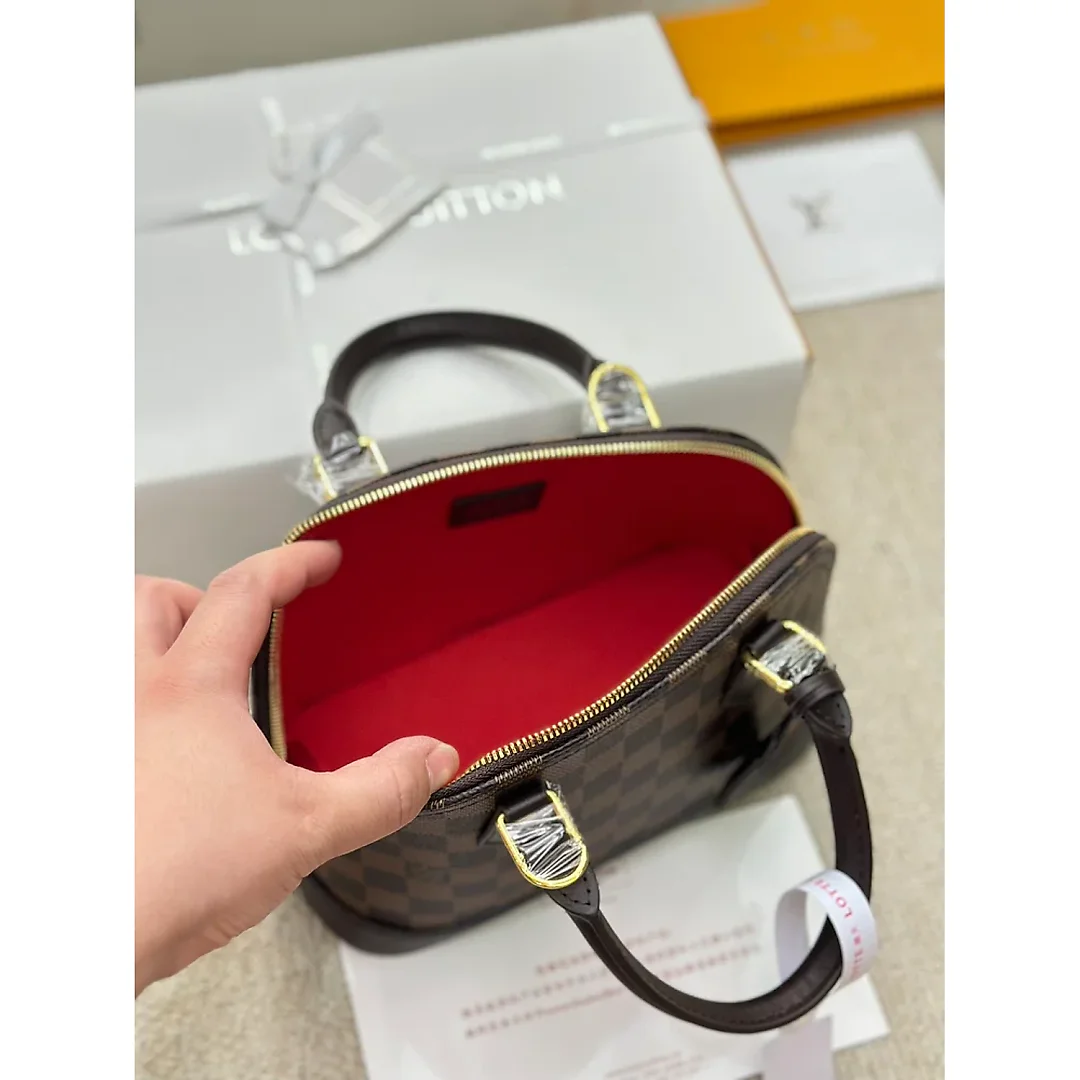 l alma bb new arrival bag size: 24×18cm