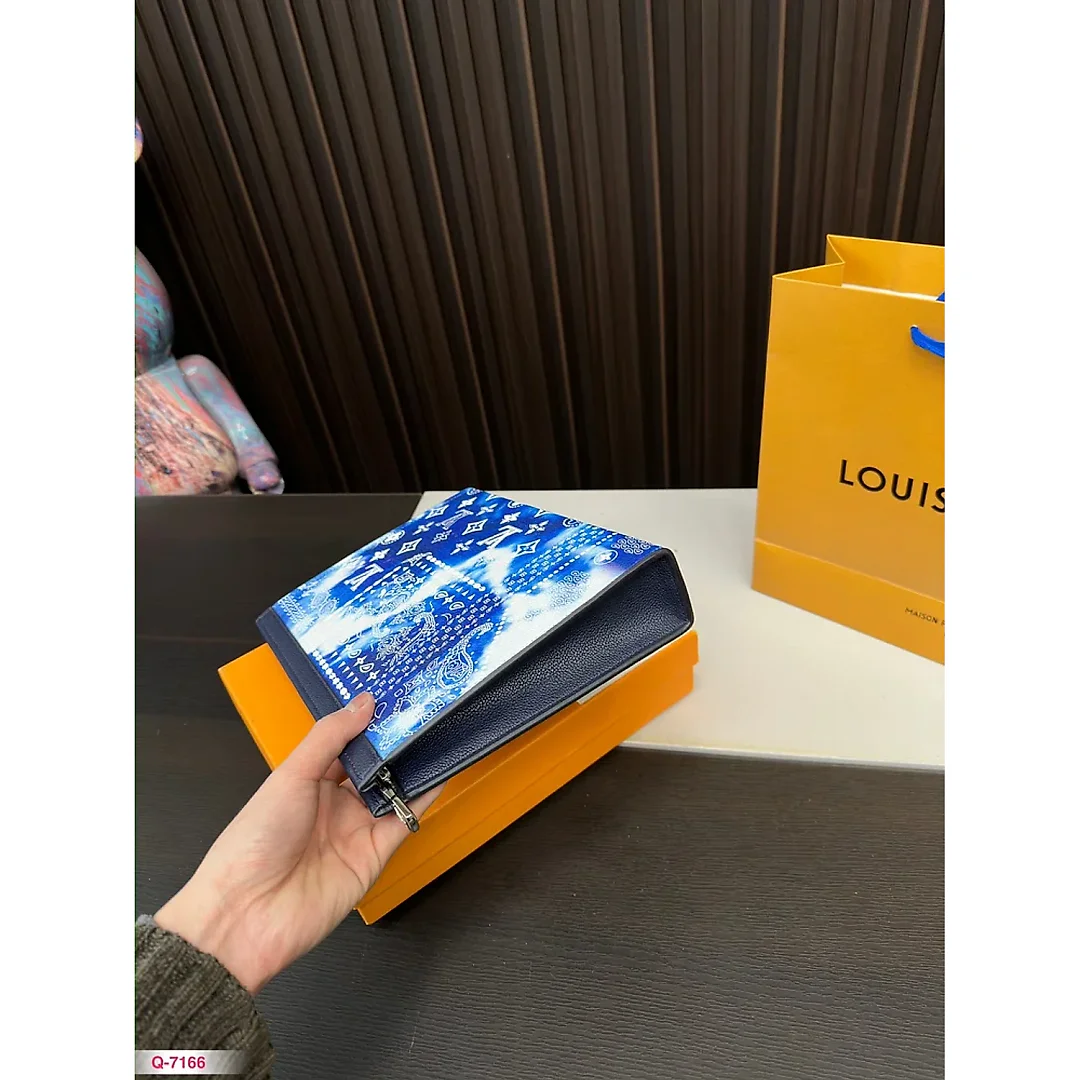 Louis new arrival Toiletry Pouch bag size :26*20cm