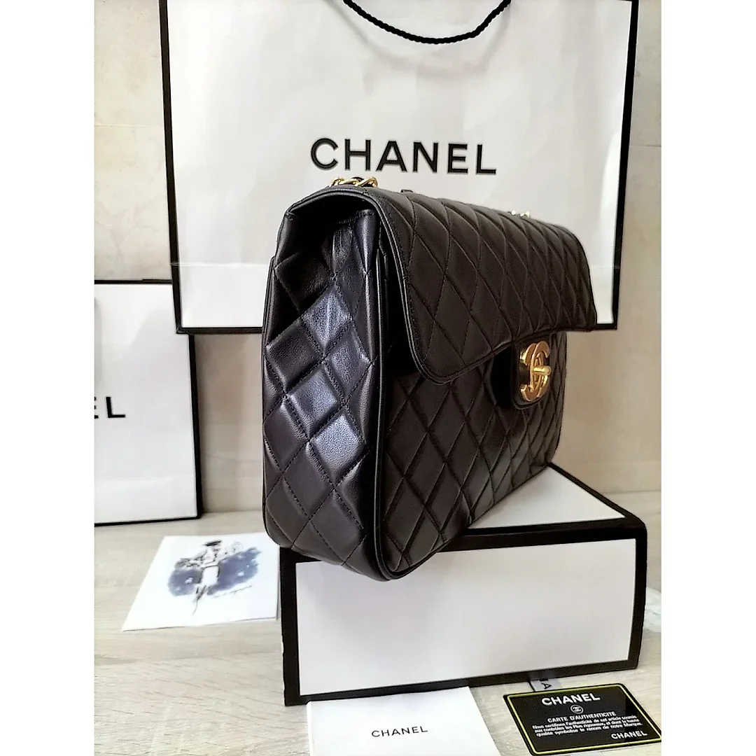 CC Classic Flap Bag size; 30*21*8cm