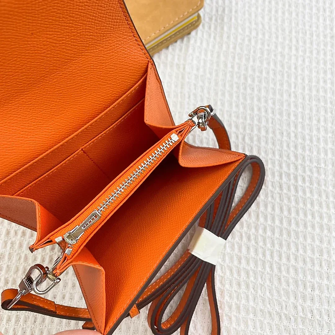 H Constance empson leather bag size:13*11.8cm
