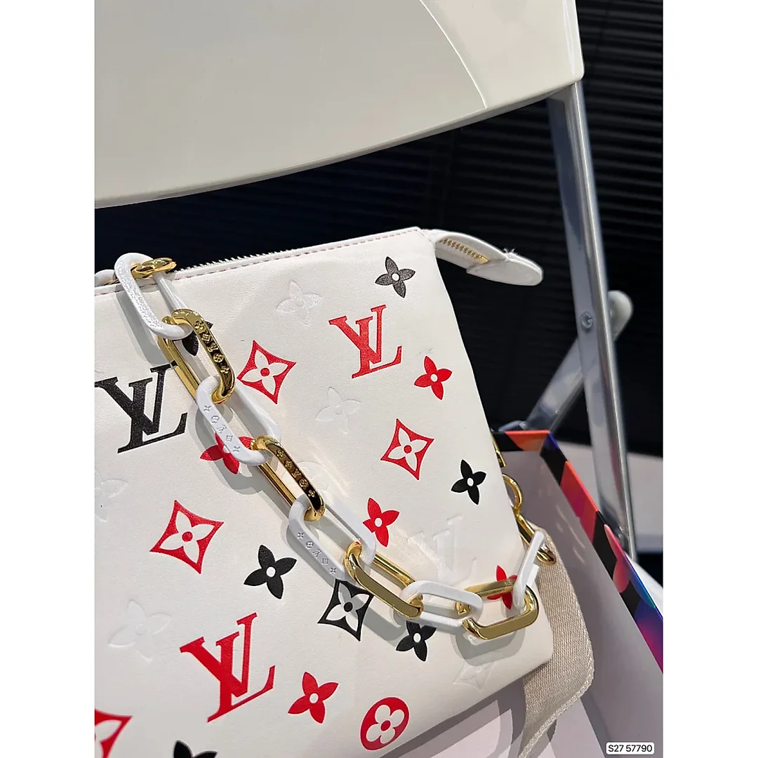 Louis new arrival cousin bag size: 26 * 20 cm