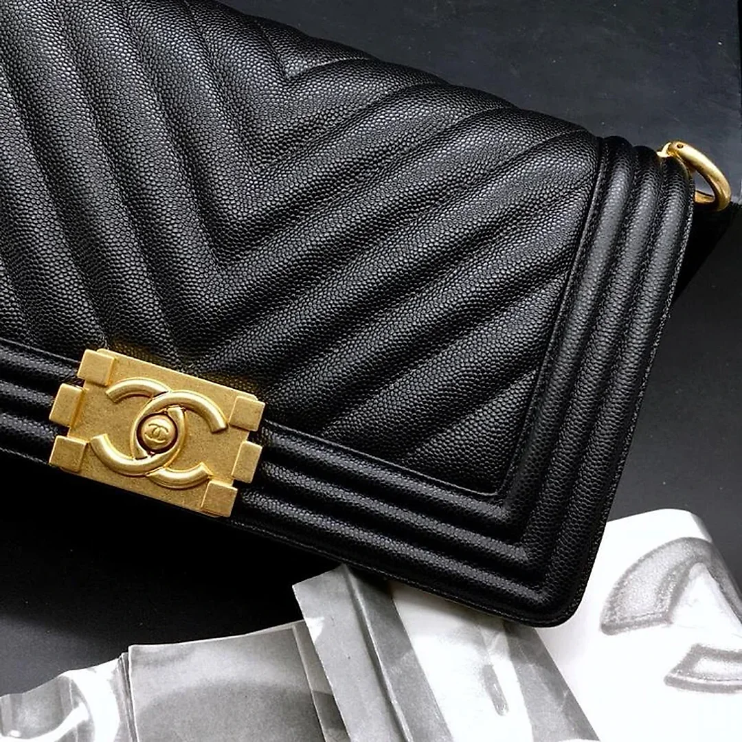 CC 25.5cm Boy Handbag Black Grained Calfskin Gold Tone Metal Caviar leather