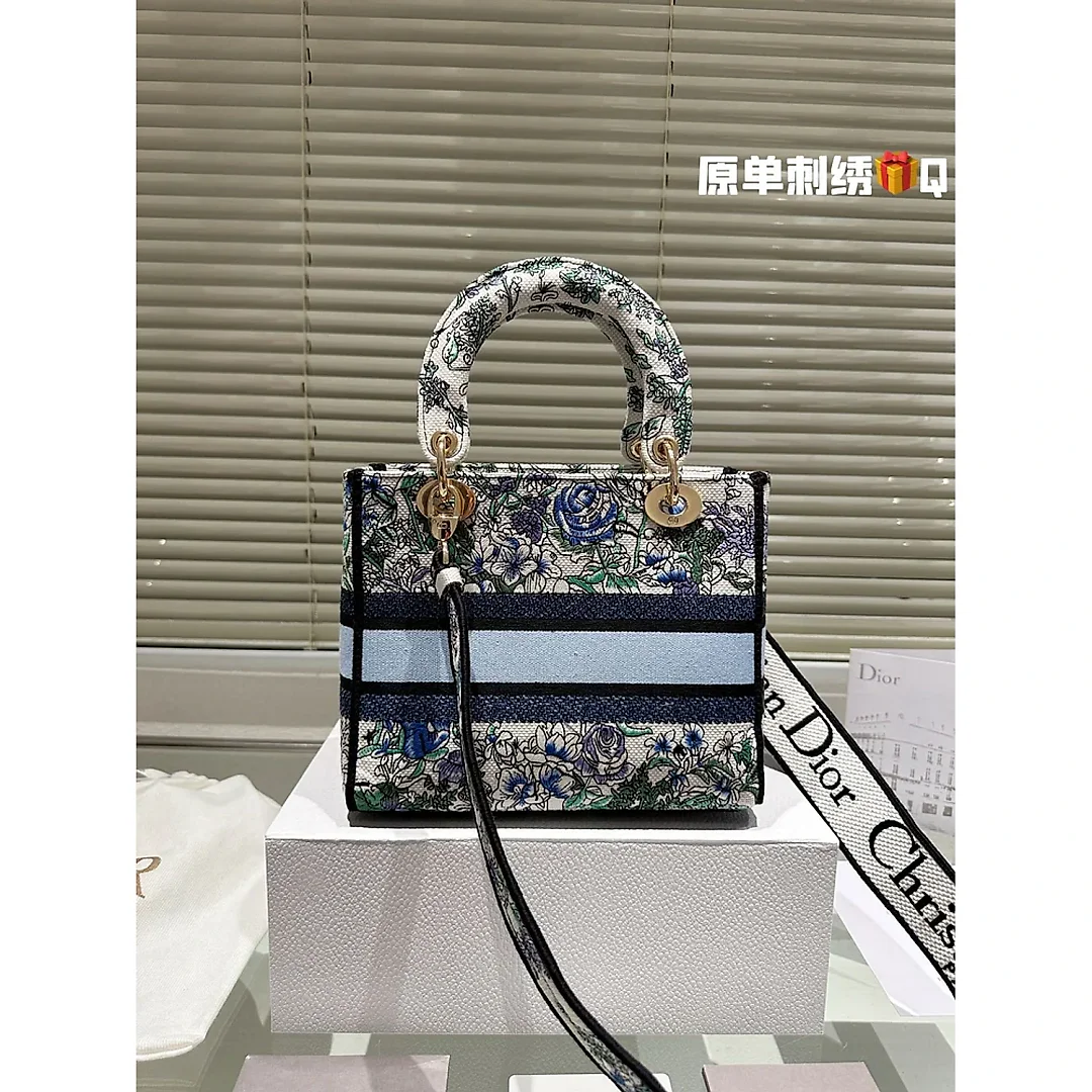 CD travel star women bag