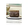 L-bag Size: 22 x 17x 10cm