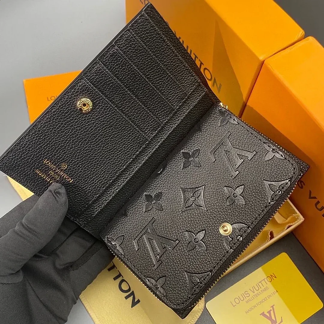 Louis new arrival wallets size : 13.5*9.5*3.5 cm