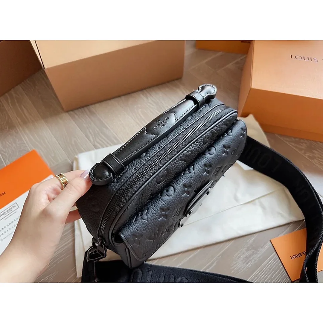L  slocksling men bag size 25*17 cm