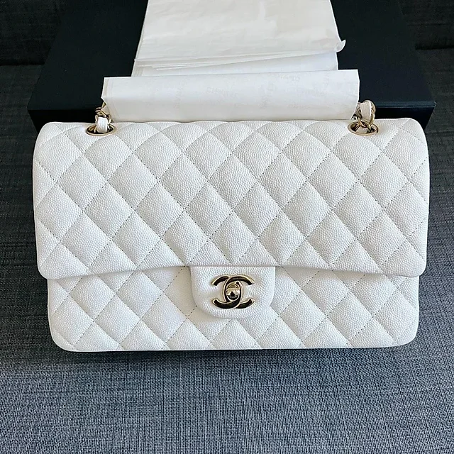 Cc CF 25 white caviar leather silver chain