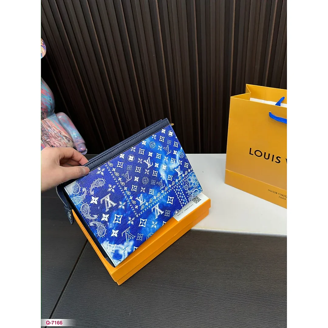 Louis new arrival Toiletry Pouch bag size :26*20cm