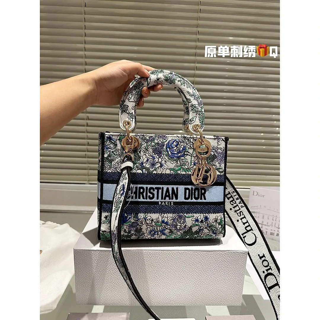 CD travel star women bag