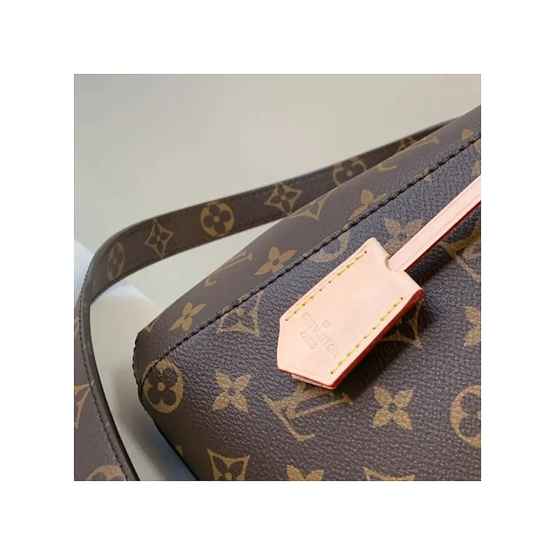 L-bag Model: M41055 Size 29*20*13cm