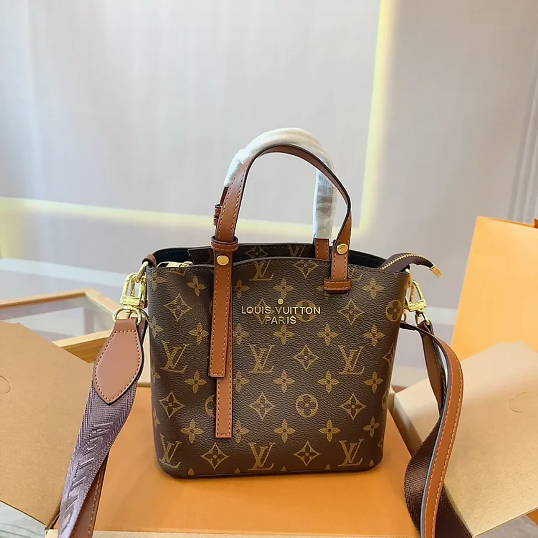 Louis new arrival tote bag size: 25 cm
