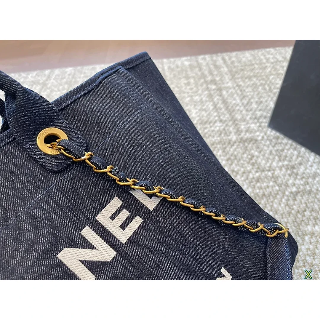 CC new arrival denime tote bag size:  37 * 31 cm