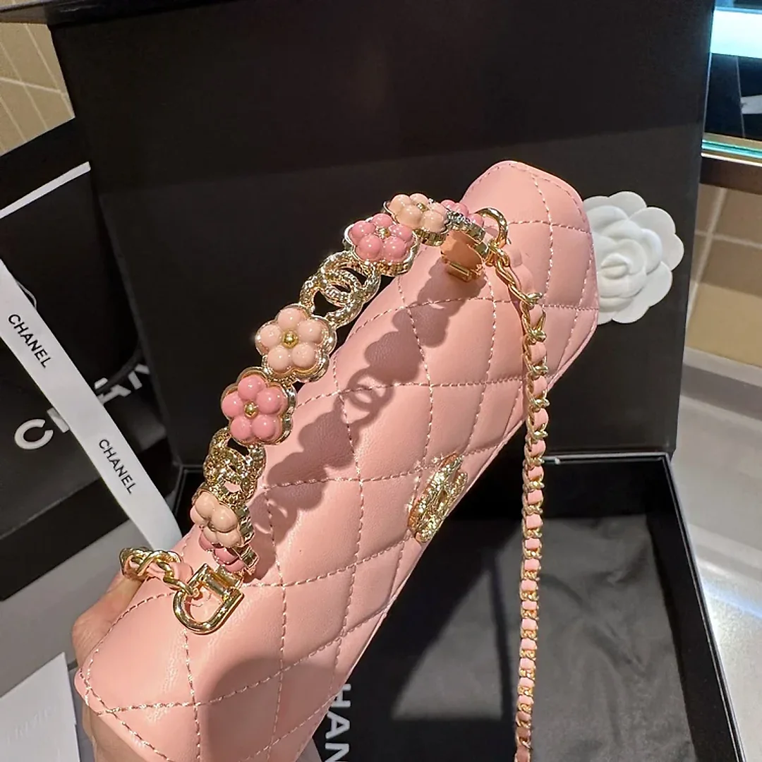 cc woc new arrival bag size : 19 cm
