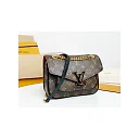 Model: M45592 size : 24 x 17 x 12 cm