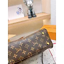 Louis new arrival tote bag size : 26*27 cm