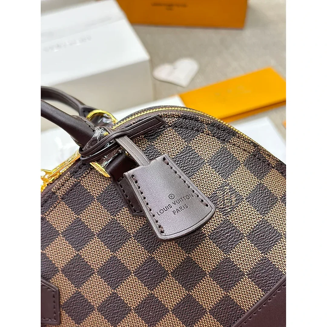 l alma bb new arrival bag size: 24×18cm