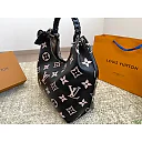 Louis new arrival tote bag size: 34 * 28 cm