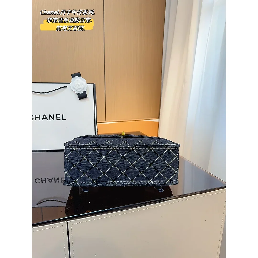 CC new arrival denim bag size:31*10*26cm