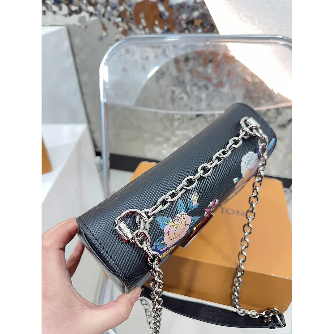 Louis new arrival TWIST bag size?3 * 16 cm