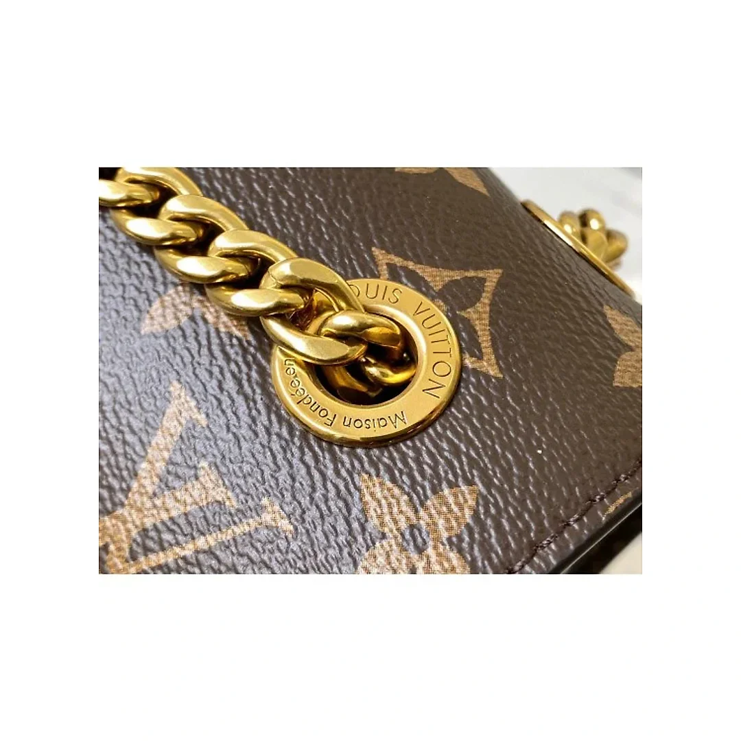 L-bag Size: 22 x 17x 10cm