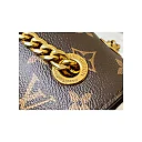 L-bag Size: 22 x 17x 10cm