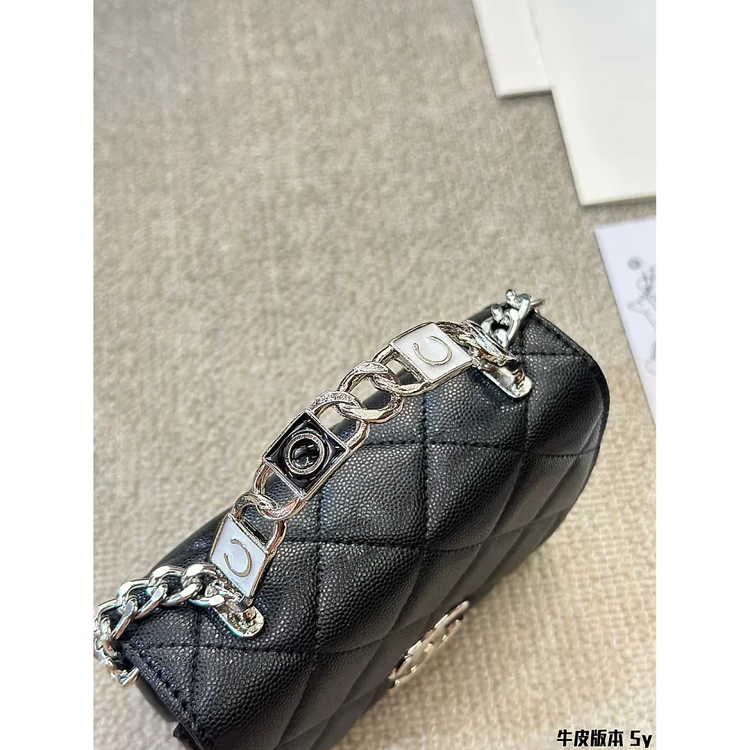 Cc new arrival handbag caviar leather size: 15 * 11cm
