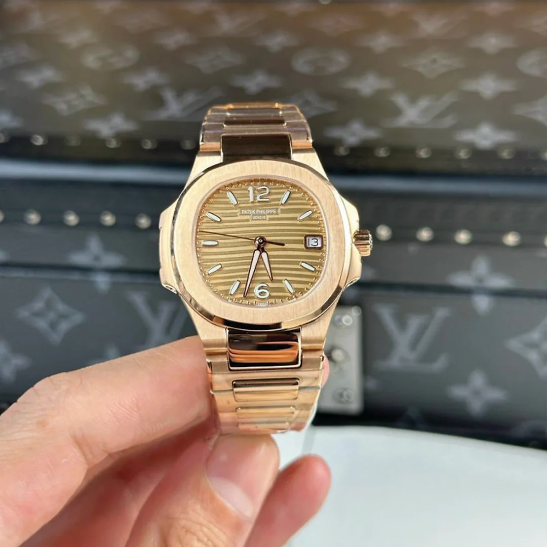 Patek Philippe 7010-1R-012 Nautilus Watch 32mm