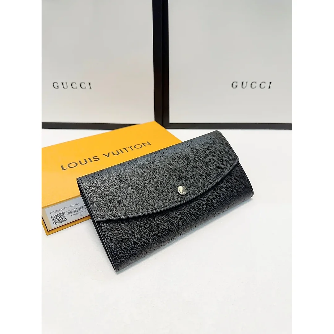 Louis new arrival wallet size: 19×10 cm