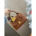 Louis madeleine bb bag size : 24*8*16 cm