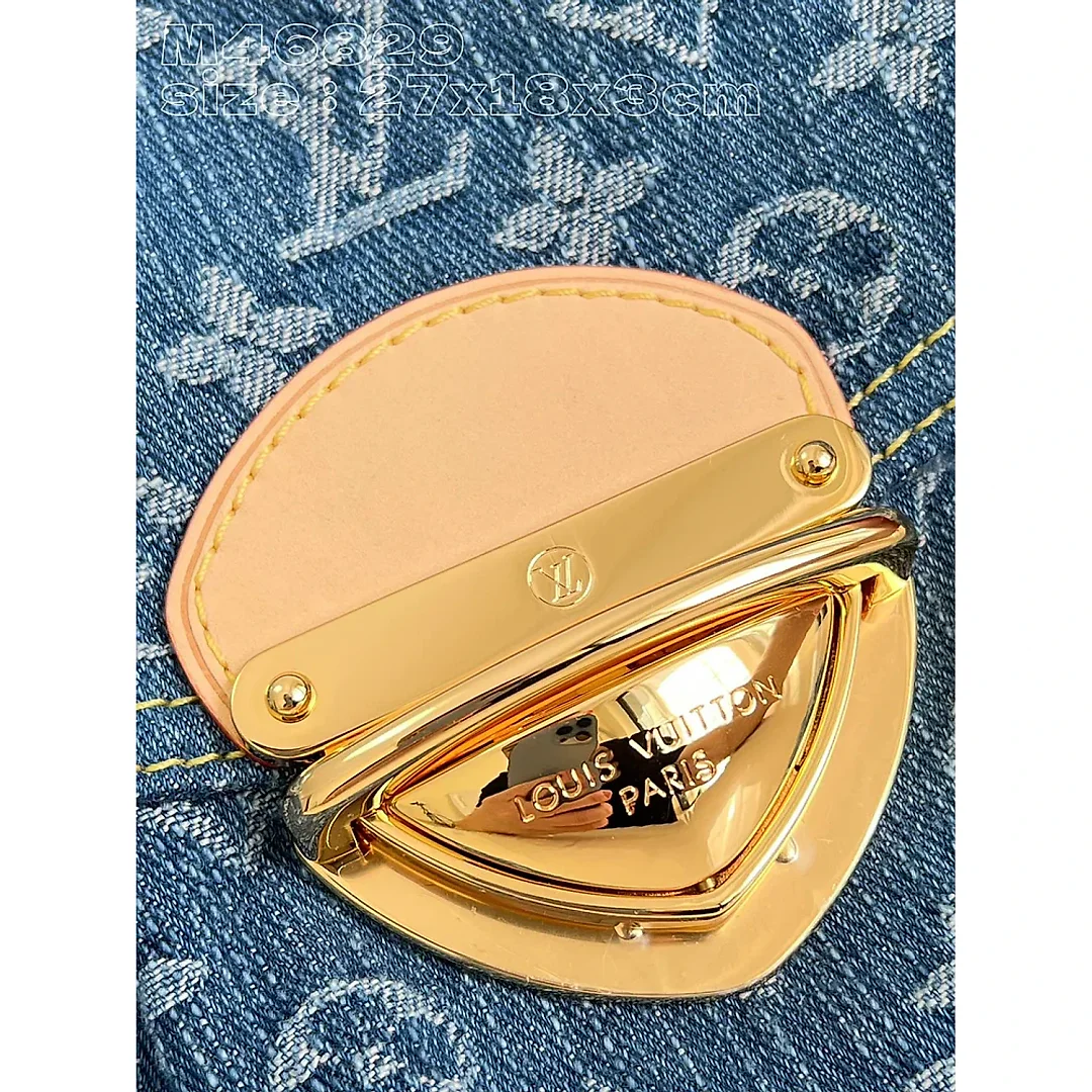 Louis Monogram Denim size : 27 x 18 x 3 cm