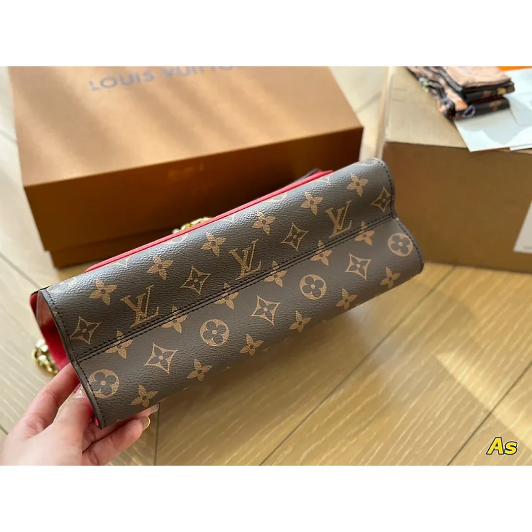 Louis VICTOIRE new arrival bag size: 26*15cm