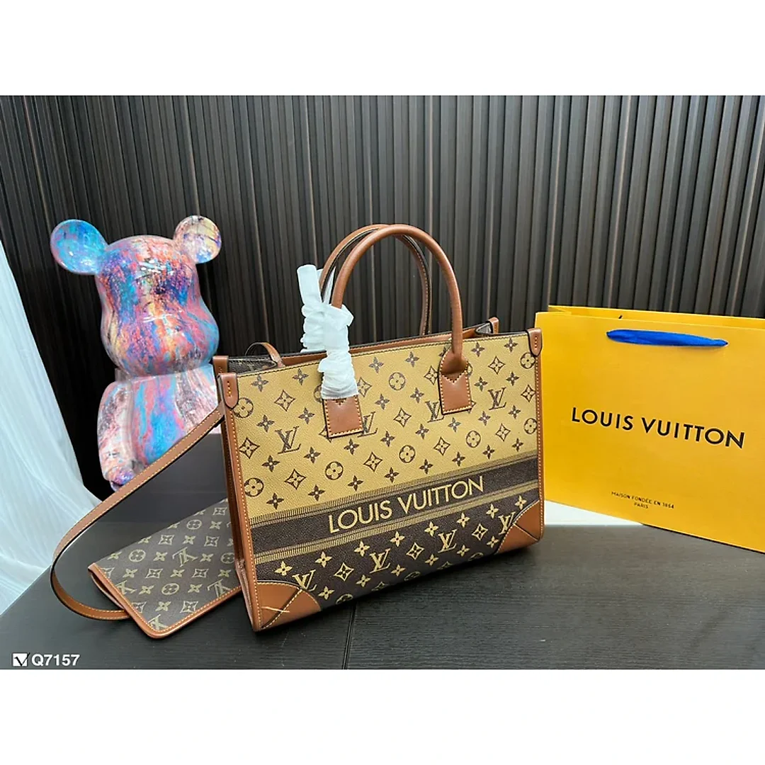Louis new arrival tote bag size: 35* 27cm