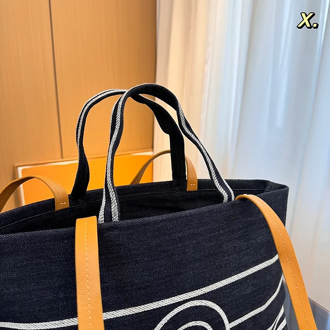 cc new arrival tote bag size: 35*15*25cm